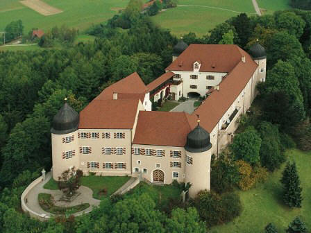       (XII ) Kronburg